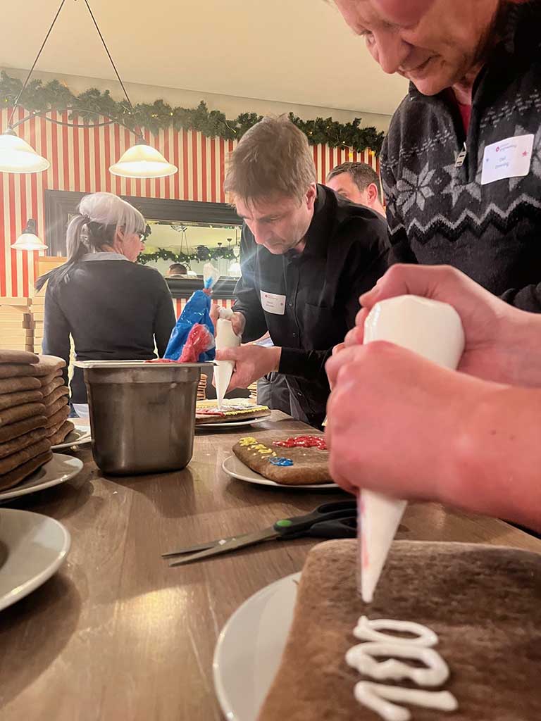 Verzieren von Pulsnitzer Pfefferkuchen
